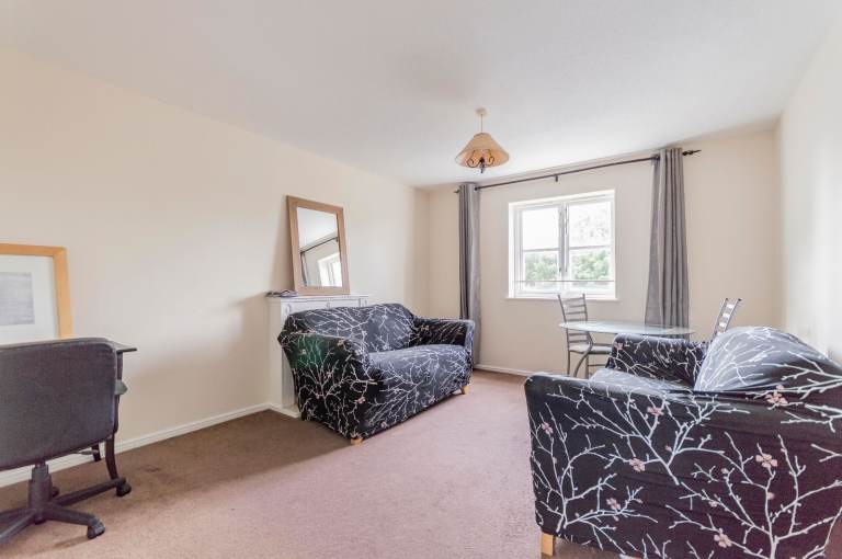 Fantastic, 2 bedroom, furnished property in Gilmerton, with excellent storage – available soon