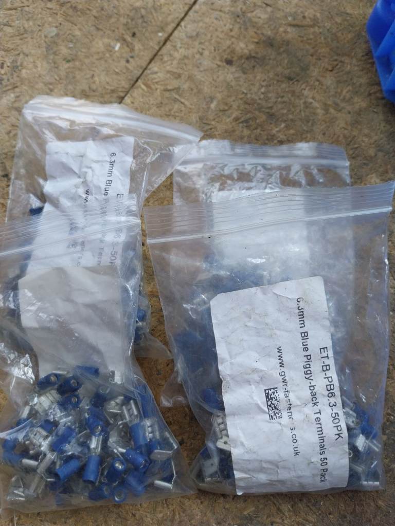 6.3mm blue piggy back terminals 4 packs