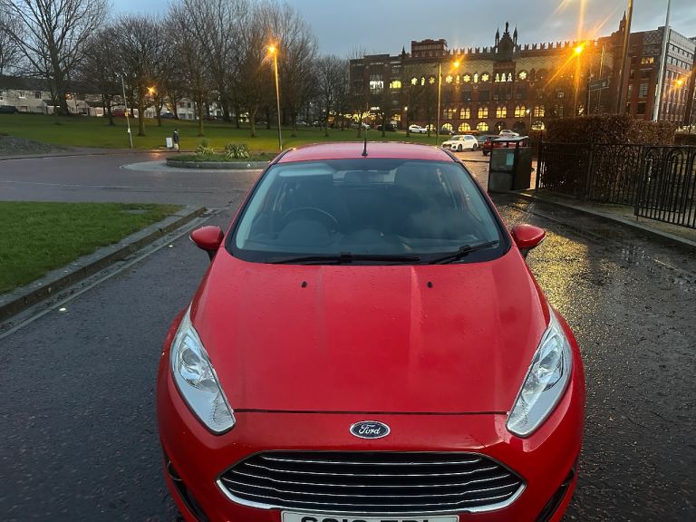 FORD FIESTA ECO BOOST TECH. 998cc ++5 DRS HATCH BACK ***EXCELLENT CONDITION