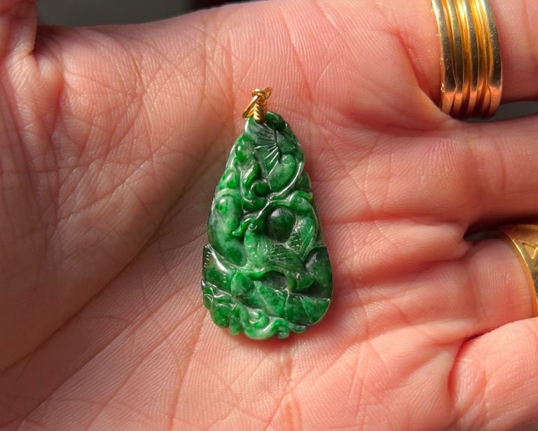 Natural Jadeite Pendant – Carved Green Jade, Certified