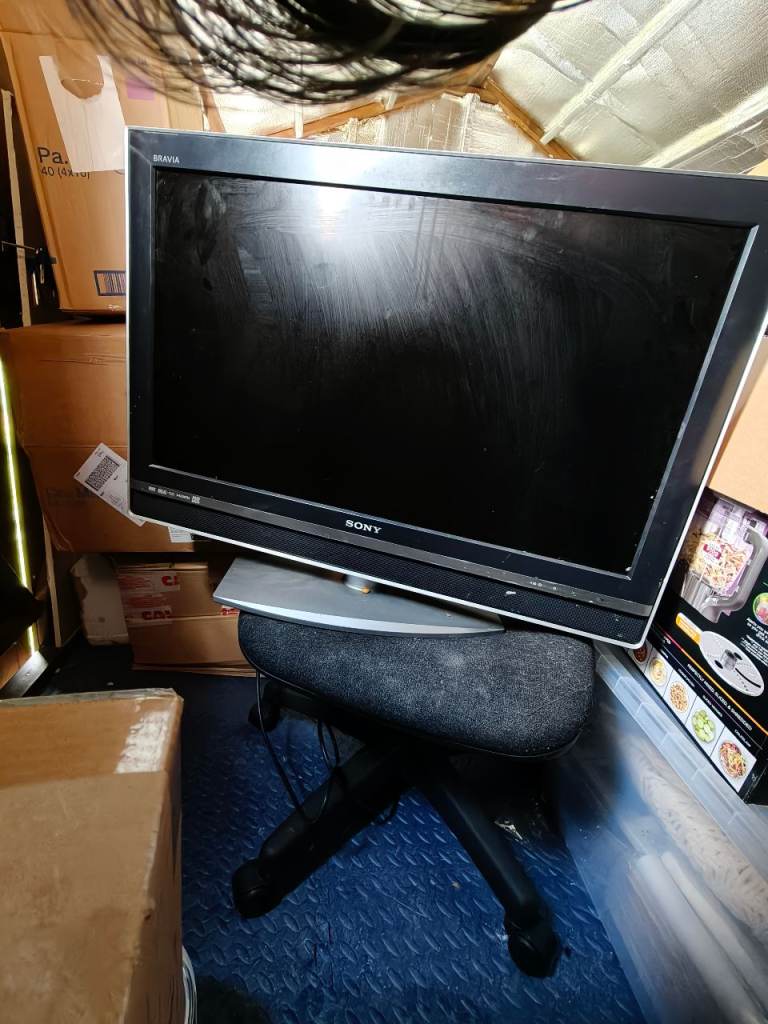 Sony Bravia 32" LCD TV with HDMI and SmartLink Ports