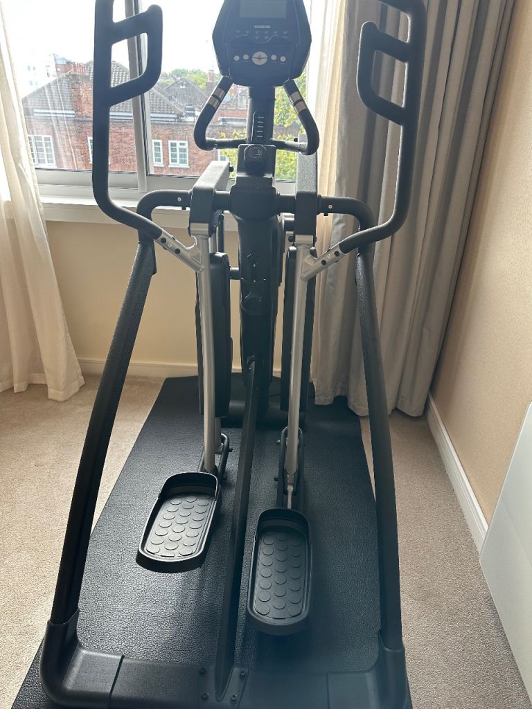 Cardiostrong EX90 Plus Elliptical Trainer – Very Good Condition as new