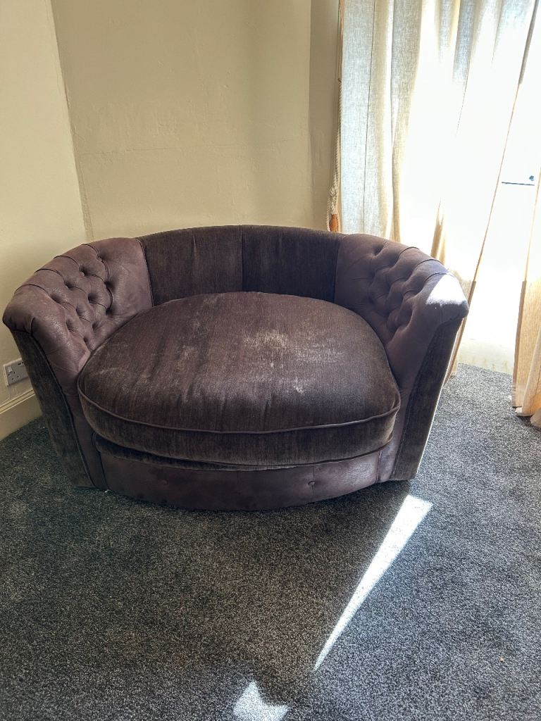 Free Cuddle Chair from Designer Room