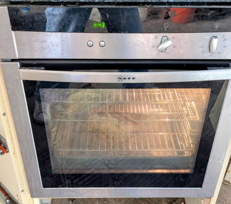 Neff B15M42N0GB built‑in single oven – fully working