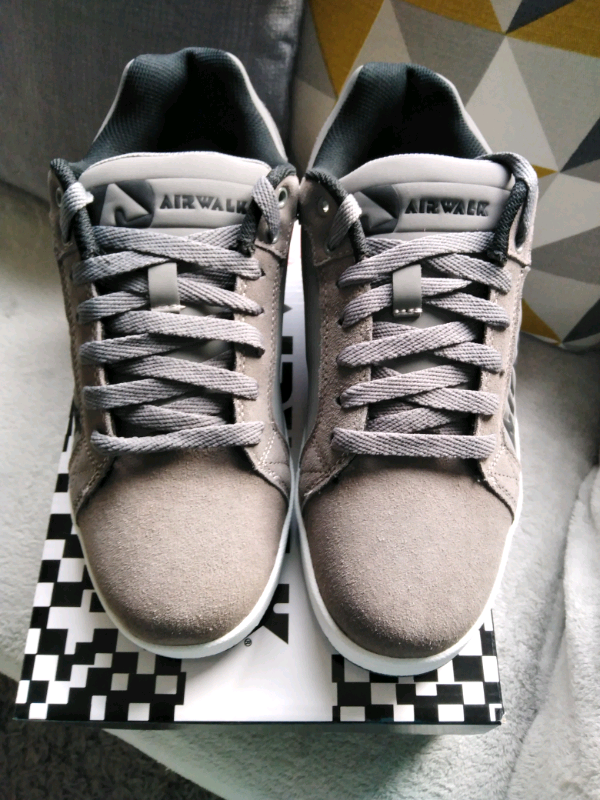 AIRWALK Neptune (8.5) *Brand new*