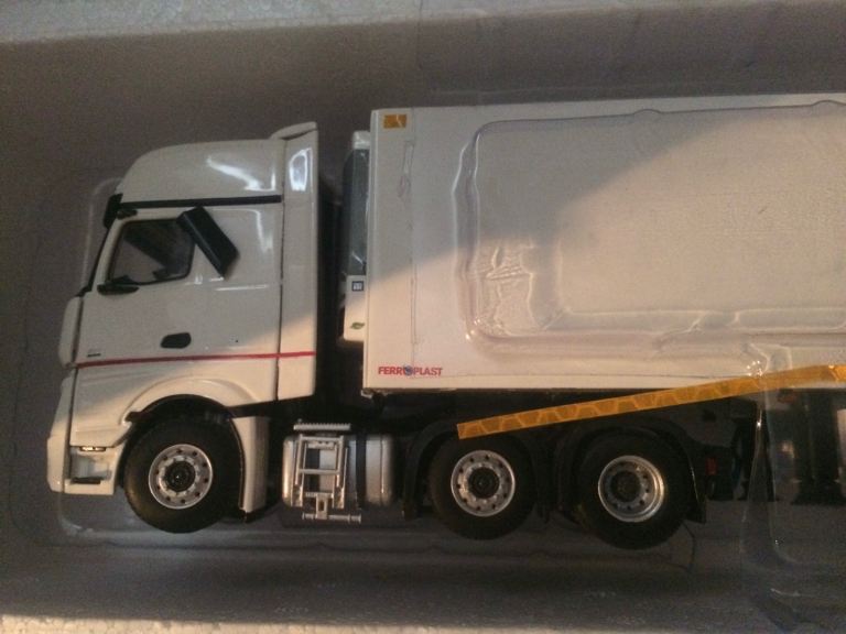 WSI Mercedes Benz fridge trailer for spares or repairs