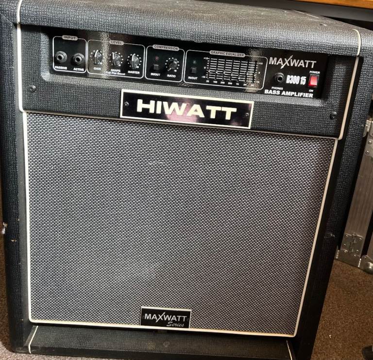 HIWATT MAXWATT BASS AMPLIFIER B300 15