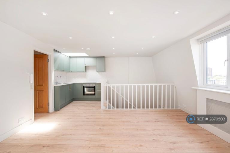 2 bedroom flat in Eardley Crescent, London, SW5 (2 bed) (#2370503)