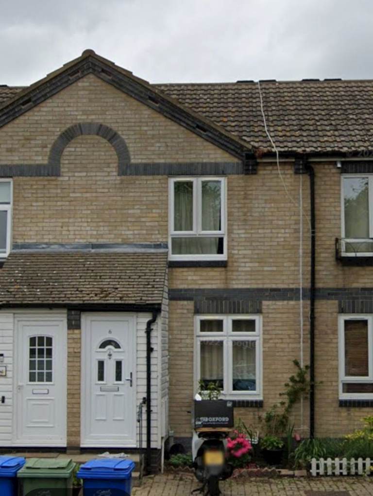 Spacious 2-Bed Flat in SE16 – Radley Court – Excellent Transport Links