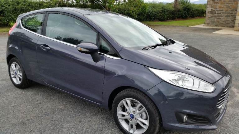 *!*BEAUTIFUL*!* 2015 Ford Fiesta 1.25 Zetec **FULL YEARS MOT** **NEW TIMING BELT** £35 YEAR ROAD TAX