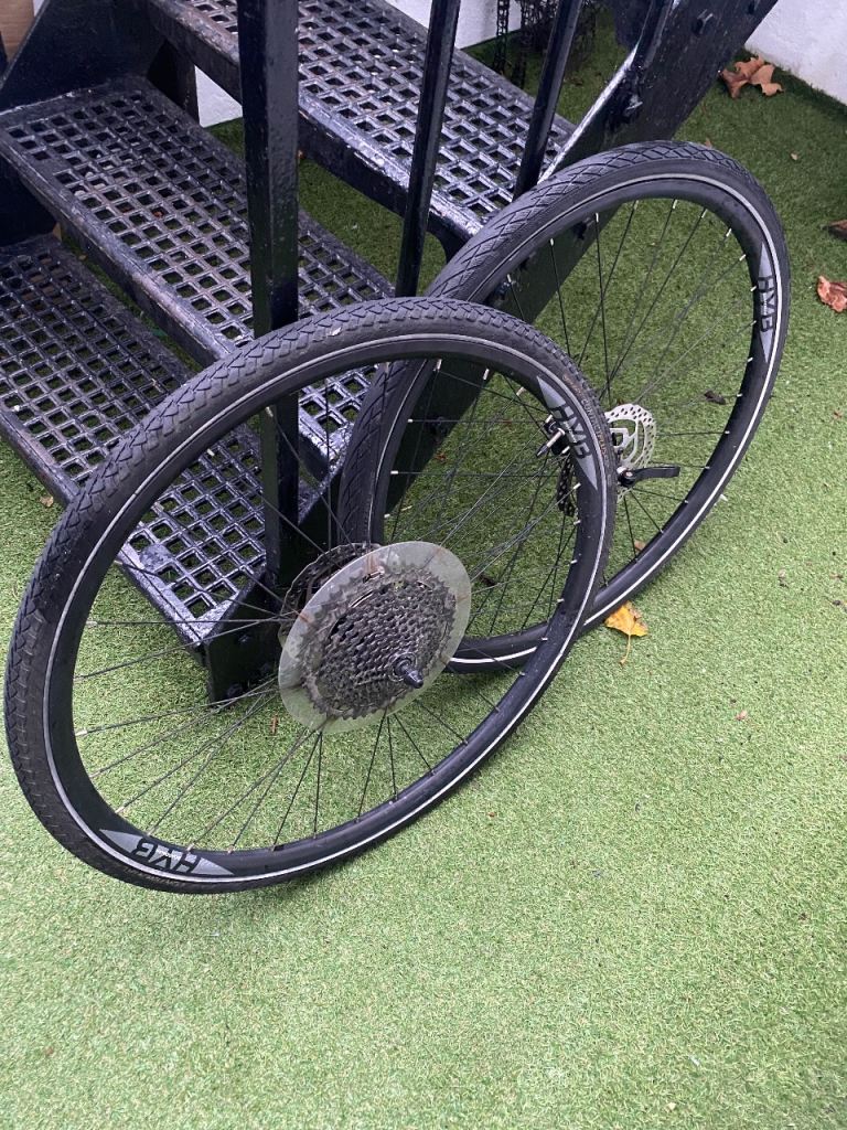 Boardman SLR Wheelset 700c Brand New tyres, tubes and 7 speed cassette