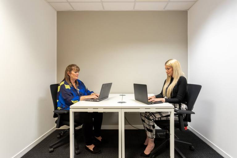 Cardiff - CF23 8RU \ Small Office Space for 1 Person