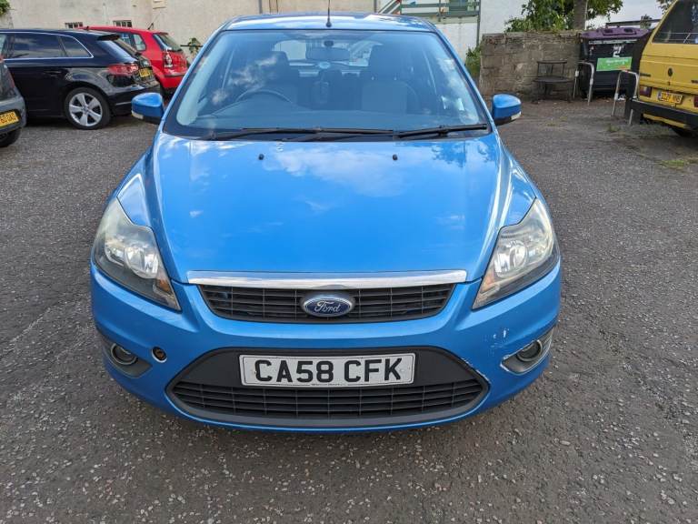 Ford Focus 1.6 Zetec 2009 - sold for SPARES or REPAIR