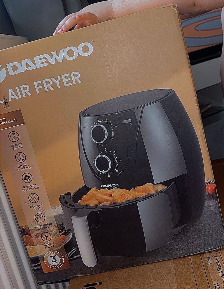 4L Air Fryer unopened £40 ONO