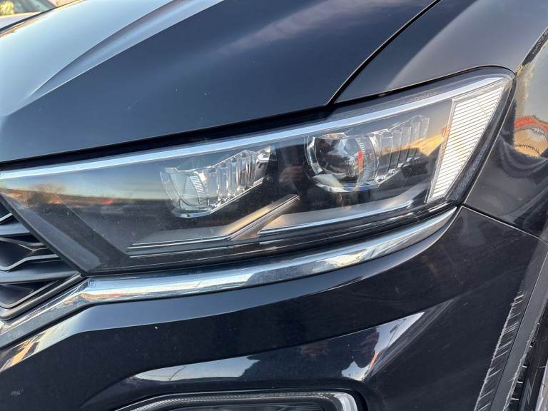 2019 Volkswagen T-Roc 2.0 TDI R-Line 5dr Hatchback DIESEL Manual