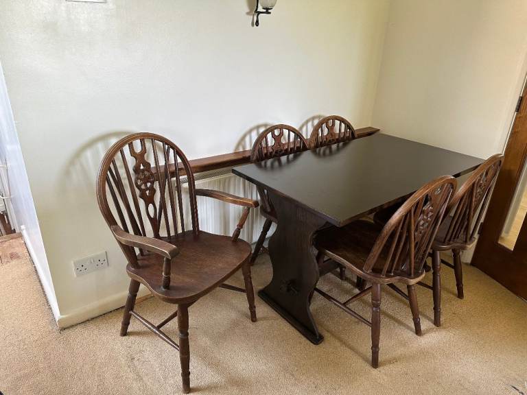 Vintage Dining Table & 5x "Welsh Wheelback" Design Chairs