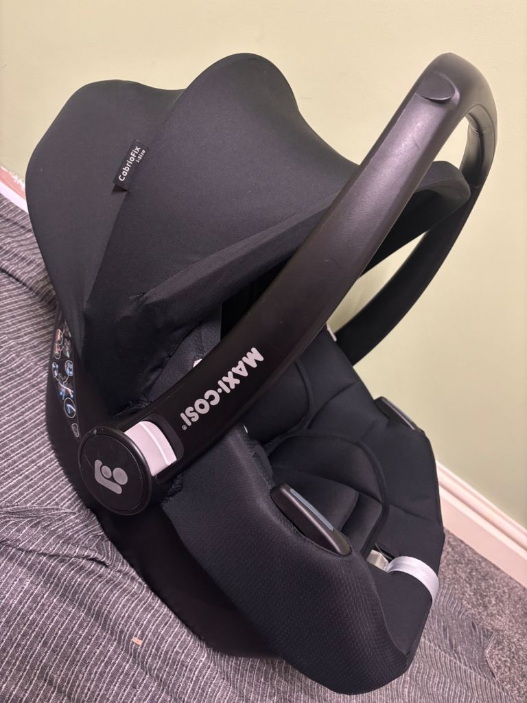 Maxi - Cosi Cabriofix I-fix car seat - used and in good condition 