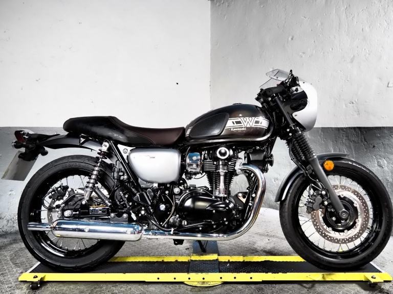 2022 Kawasaki W 800 CAFE just 2 k ,stunning cafe racer 