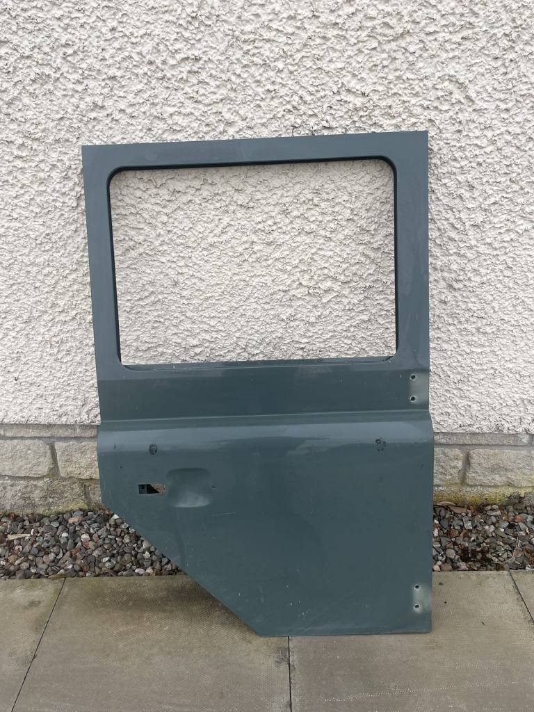 Land rover defender drivers rear door - no rust 
