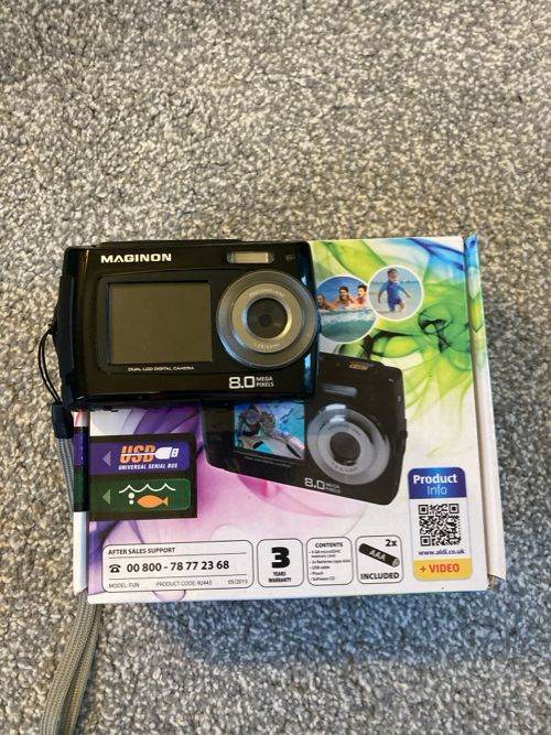 Maginon vision underwater digital camera dual screens.