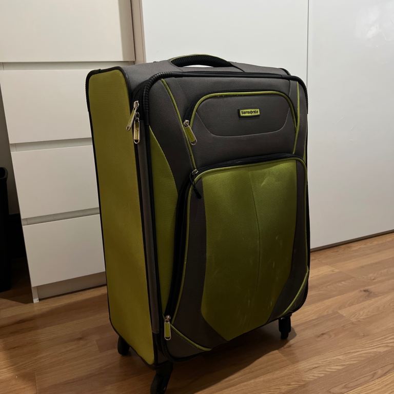 Samsonite 4 Wheel Soft Shell Suitcase 