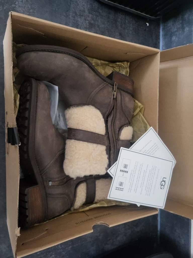 UGG Brown Suede Boots with Faux Fur Lining – BRAND NEW