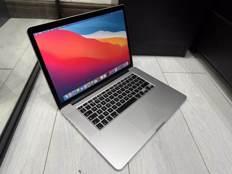Apple MacBook Pro i7 Laptop (Monterey 2021 OS) QuadCore 3.7GHz 15.4" Full 2k Res