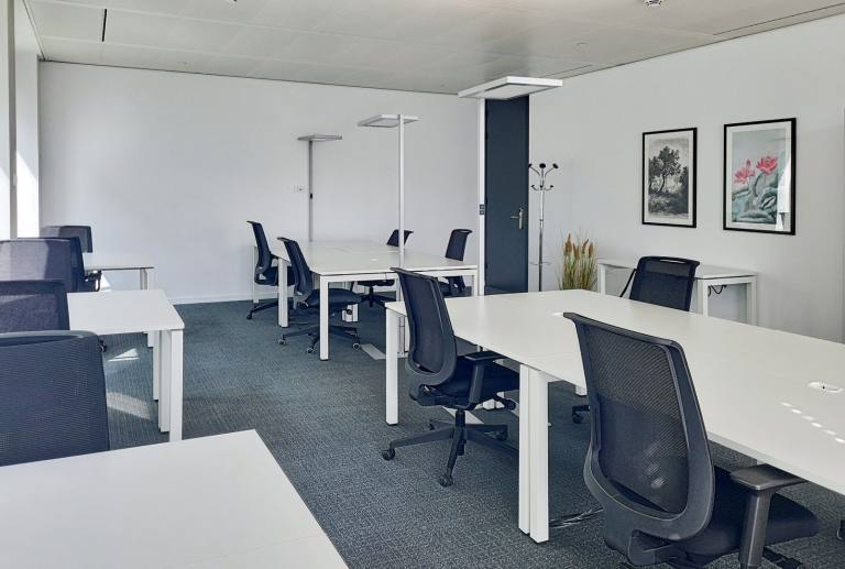Belfast - BT1 1LU \ Large Office for Rent Configured for Your Team