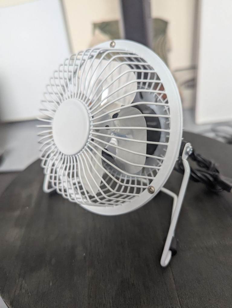 Small White USB Desk Fan – Good Condition