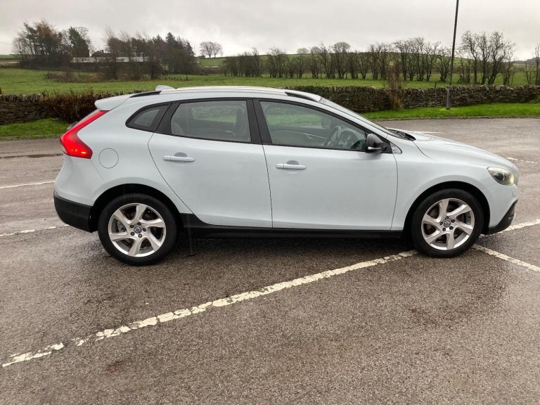 2015 Volvo V40 D2 [120] Cross Country Lux 5dr Geartronic HATCHBACK DIESEL Automatic