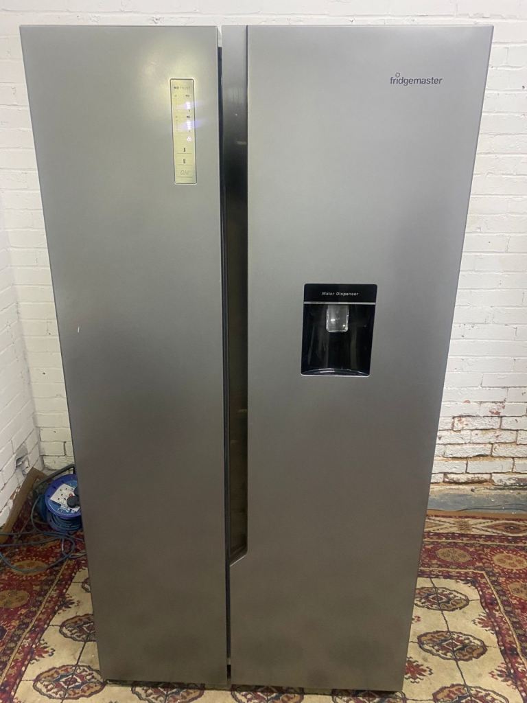Fridgemaster American Style Fridge Freezer with Water Dispenser