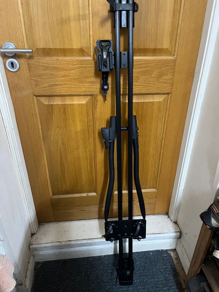 Halfords Advanced bike roof rack, including keys and mounting bolts 