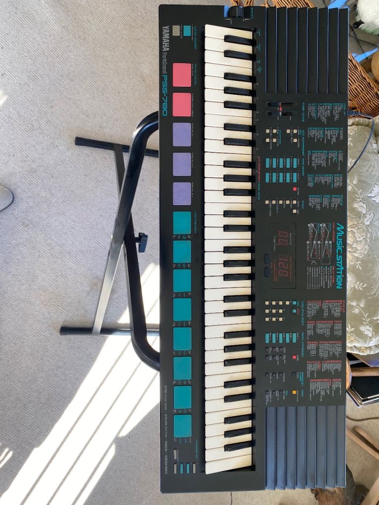 Yamaha Portasound PSS-780 boxed with stand and adapter 