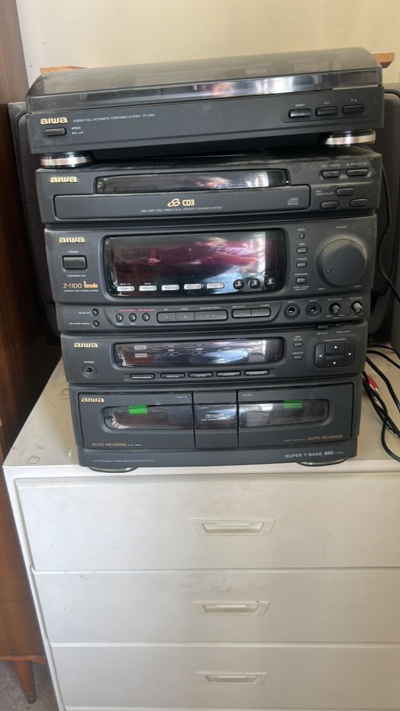 Aiwa NSX-S70 Stereo System with Turntable, CD, and Cassette