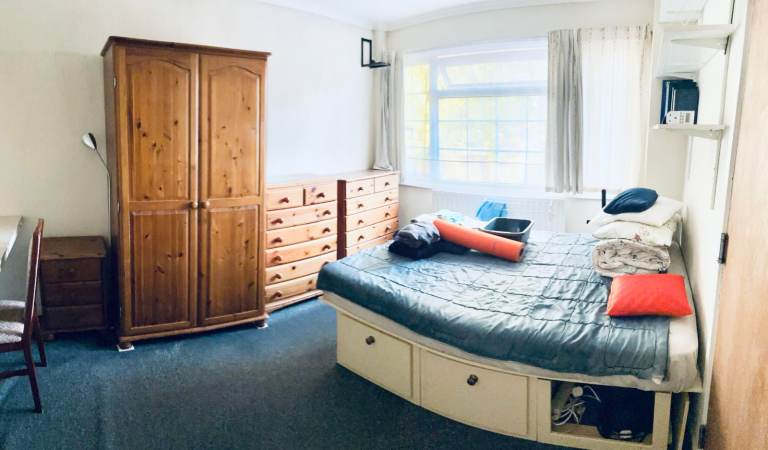 Two Gorgeous Rooms available in a shared house in Warren Wood