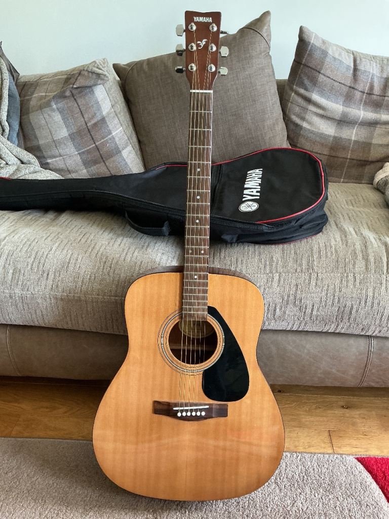 Yamaha F310 Acoustic Guitar