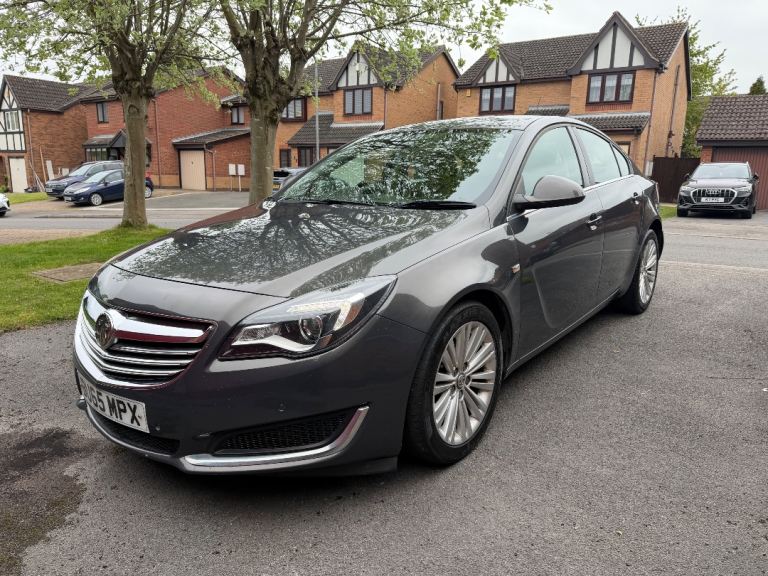 2015 Vauxhall Insignia 2.0 CDTI Ecoflex - Full Service/£20 Year Road Tax