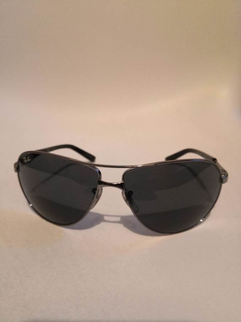 Ray-Ban RB3393 Aviator Sunglasses – Black, Excellent Condition