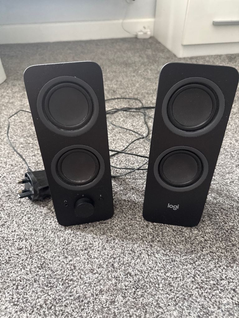 Logitech Z207 Bluetooth Computer Speakers - Good Condition