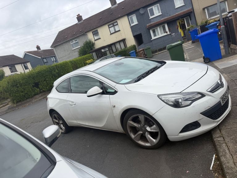 Vauxhall, ASTRA GTC, Hatchback, 2012, Manual, 1956 (cc), 3 doors