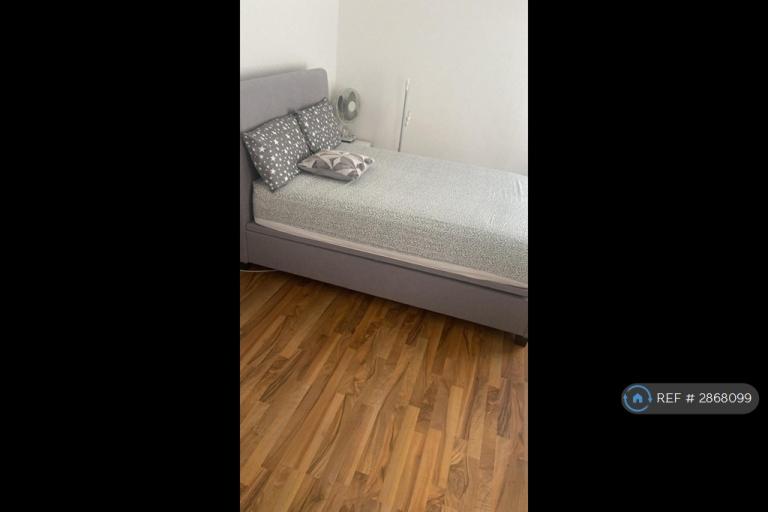 2 bedroom flat in East Dulwich Grove, London, SE22 (2 bed) (#2868099)