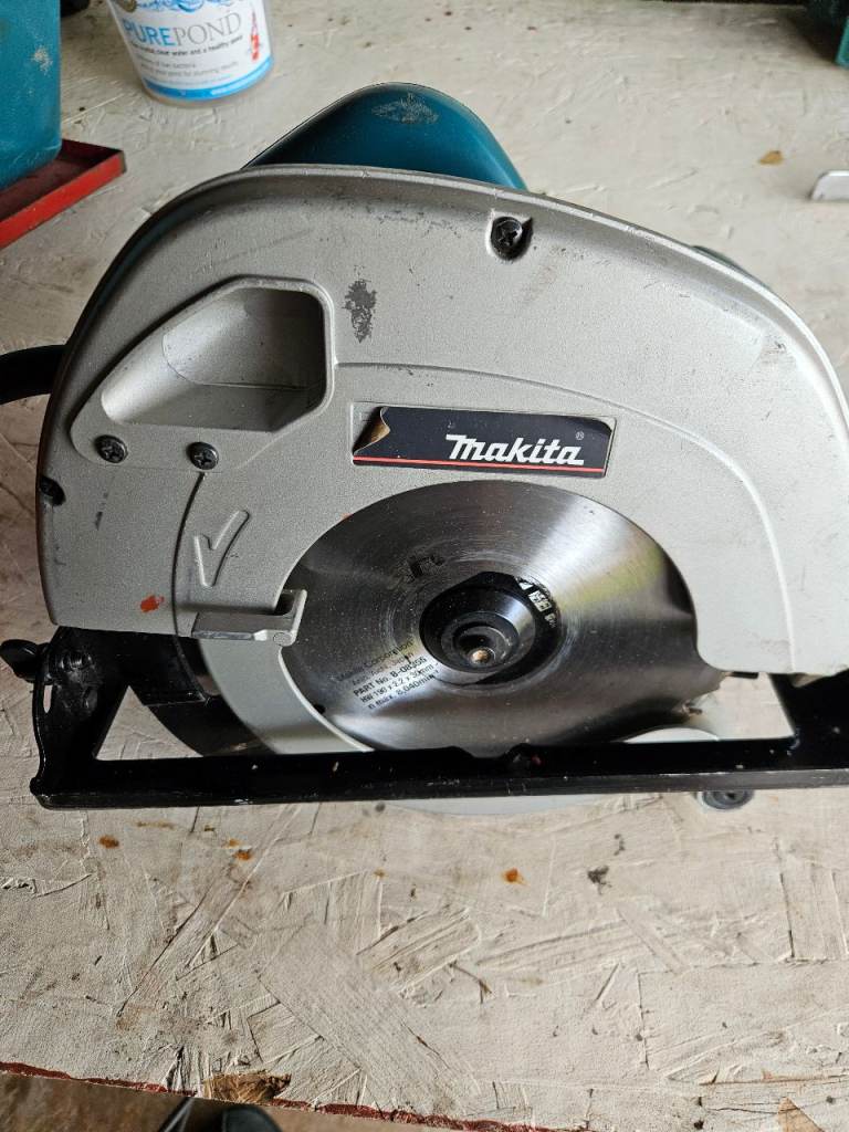 Makita 240v circular saw