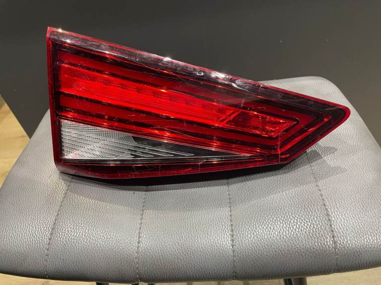 575945307E seat ateca rear tailgate lights 