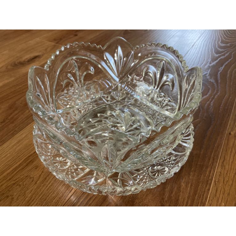 Glass fruit bowl