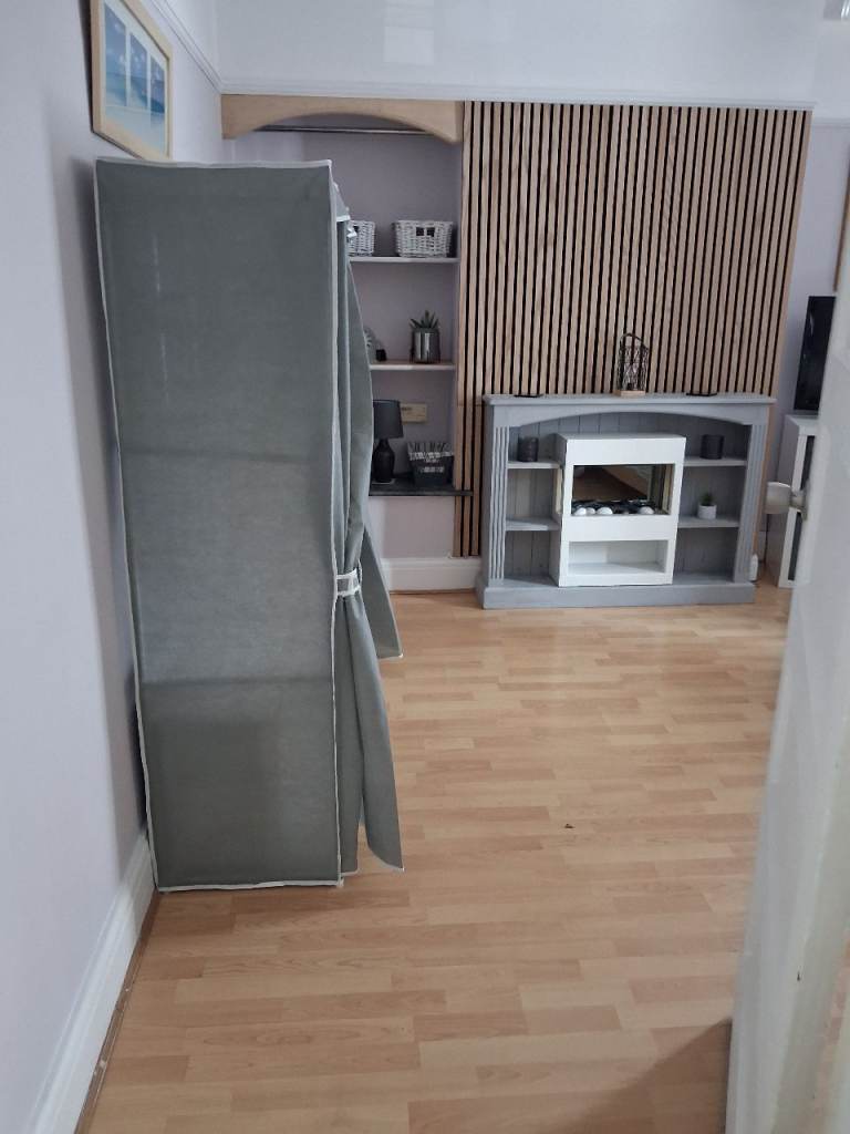 Sunny doule bay windowed room