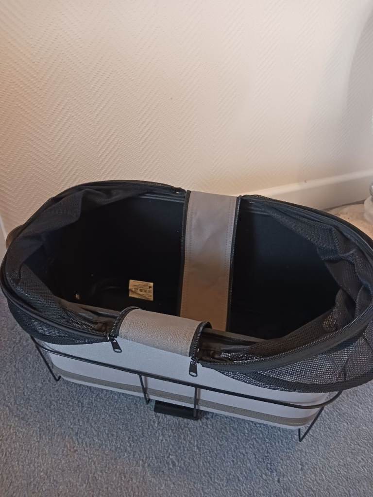 Pet transporter for bike