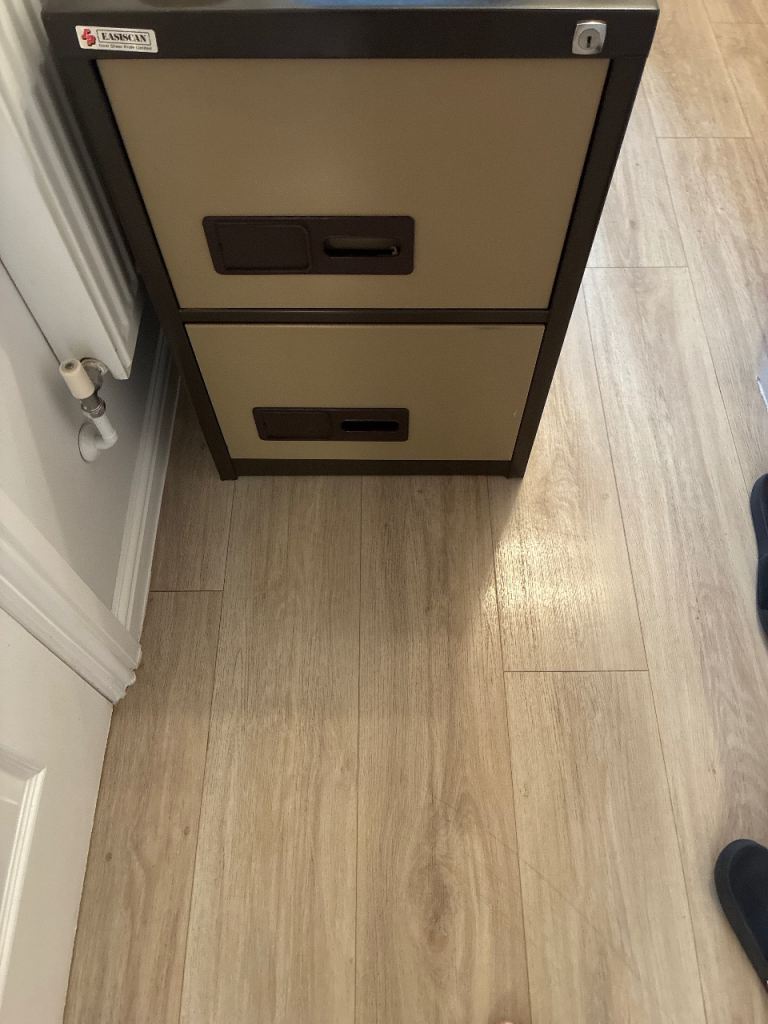 Filing cabinet 