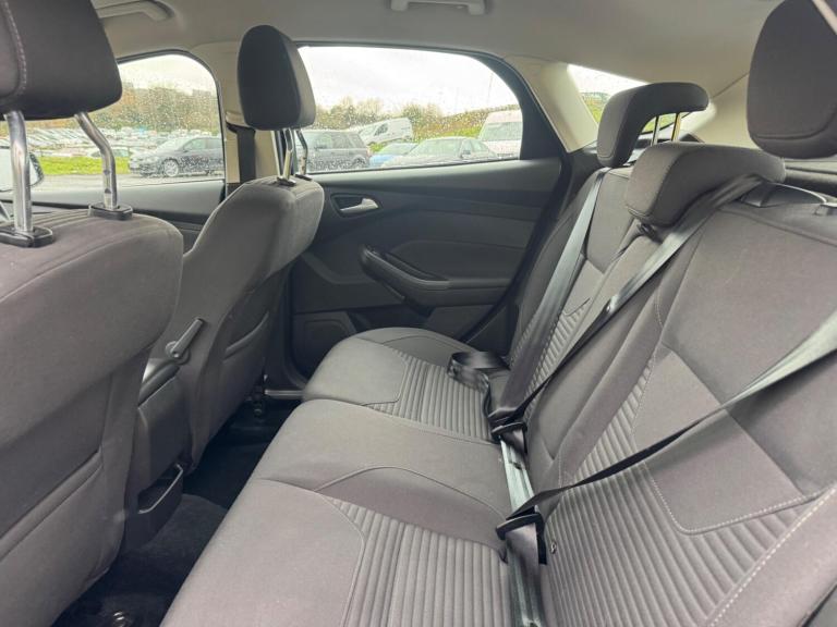 2017 Ford Focus 1.0 EcoBoost 125 Titanium 5dr HATCHBACK PETROL Manual