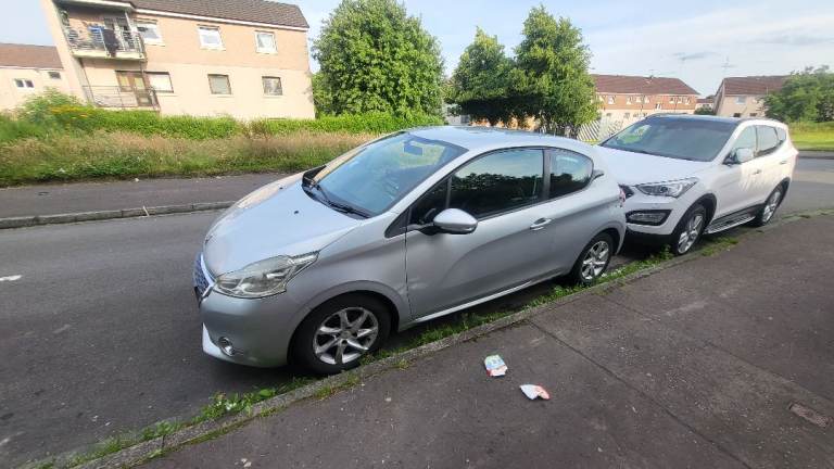 Peugeot, 208, Hatchback diesel long mot £20 a year road tax