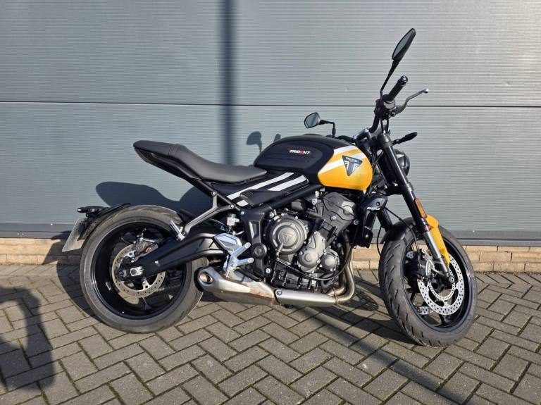 2025 Triumph TRIDENT 660 Naked Manual